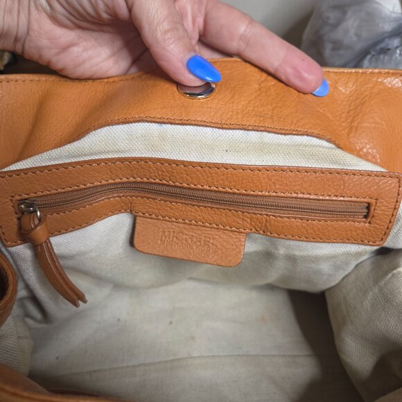 EUC MIchael Kors Bag - Expandable Tote satchel - Cognac pebble leather - Picture 16 of 16